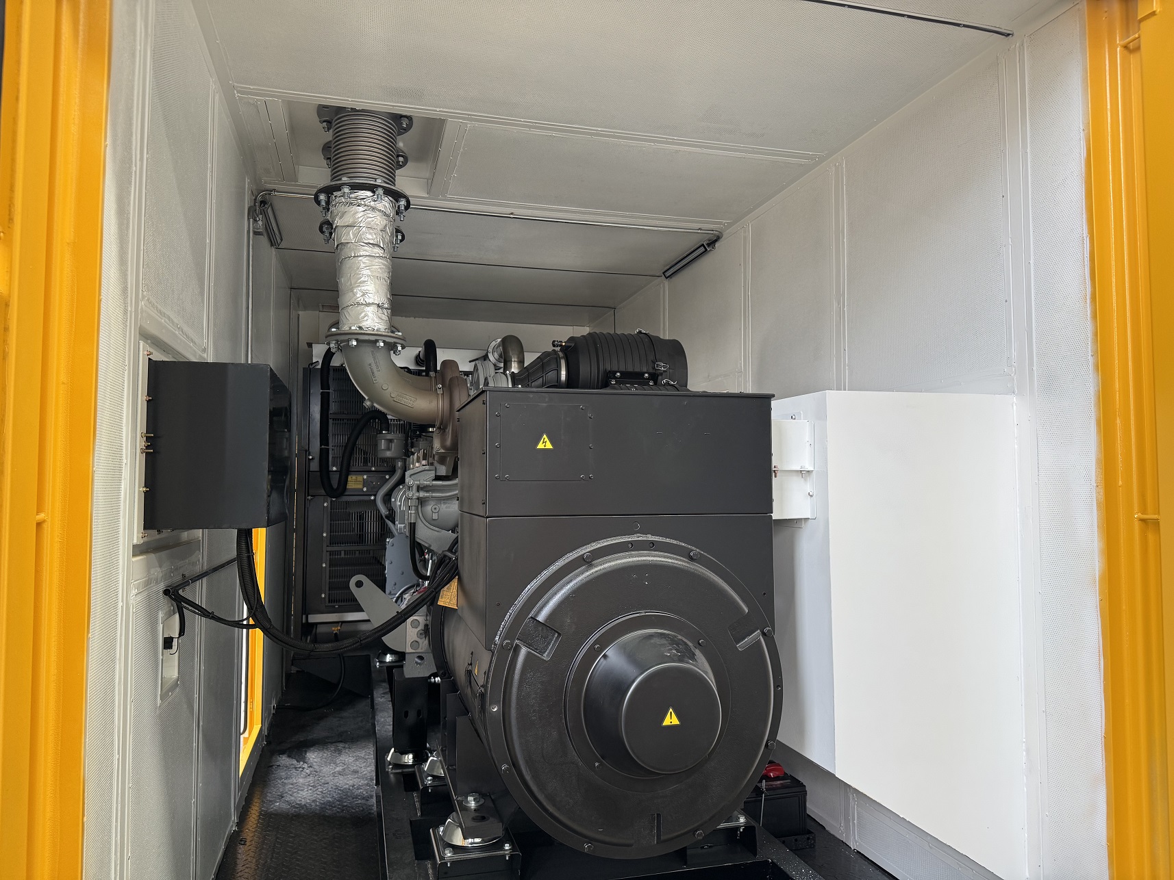 1000kVA800kW 20HQ Containerized Diesel Generator Set with Perkins Engine (5)
