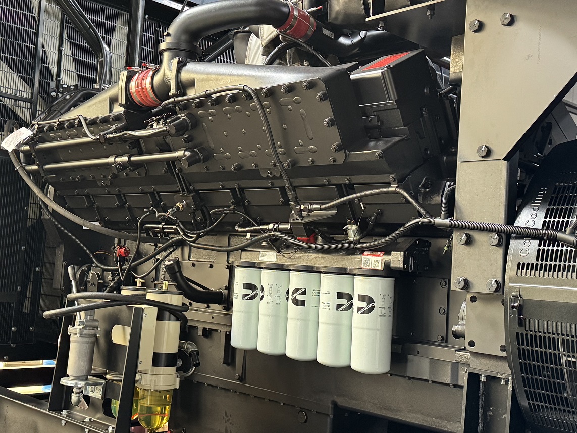 1650kVA Skid Mounted Diesel Generator  Cummins KTA50-G15A  Stamford S7L1D-D41 DSE8610MKII  (1)